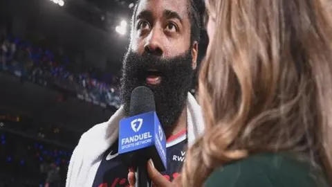 2025中超赛季收官：上海海港夺冠再续辉煌，梅州客家无奈降级